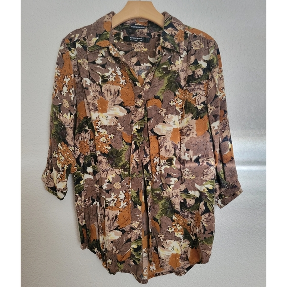 Womens linen button down no size tag fits like a medium earth tones colors - Picture 1 of 6